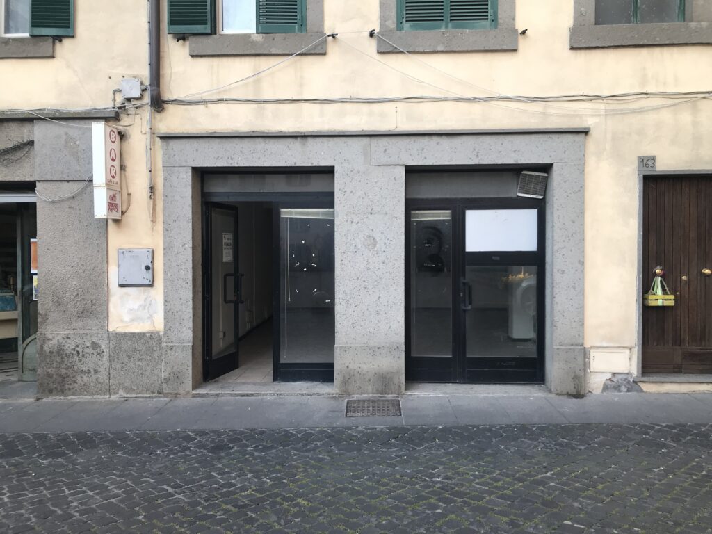 LANARI LOCALE PIAZZA DEL DUOMO 1